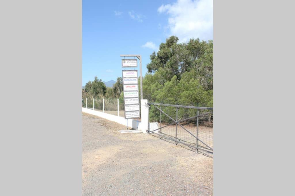 Bouloupari La Case, Un Espace Qui Invite A L'Essentiel ! מראה חיצוני תמונה
